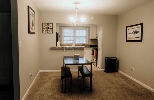 Charlotte Condominio | Cozy 2-bedroom condo in heart of Charlotte with AC, WiFi