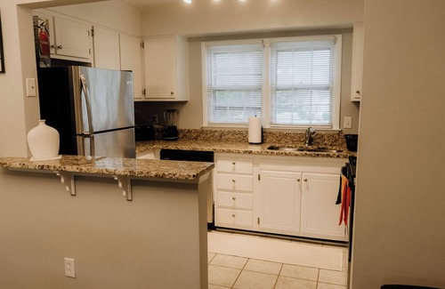 Charlotte Condominio | Cozy 2-bedroom condo in heart of Charlotte with AC, WiFi