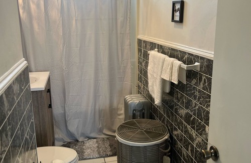 Brockton Apartamento | Cozy 2 bedroom conveniently located to all you need