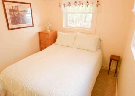 Branch Casa | Cozy 2 bedroom cottage, lakefront private beach