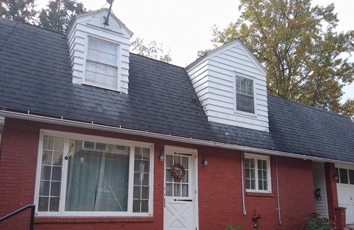 Bellefonte Cabaña | Cozy 2 bedroom cottage located in quaint downtown Bellefonte.