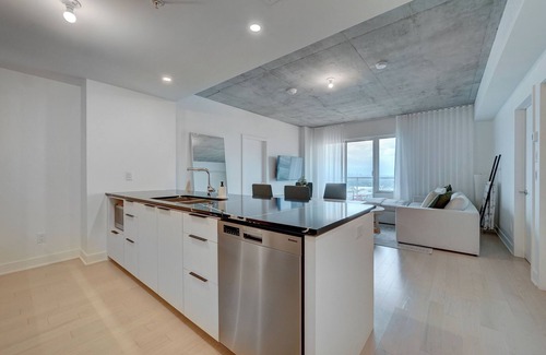 Brossard Condominio | Cozy 2-bedroom fully furnished condo available for rent in the heart of Brossard