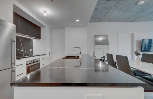 Brossard Condominio | Cozy 2-bedroom fully furnished condo available for rent in the heart of Brossard