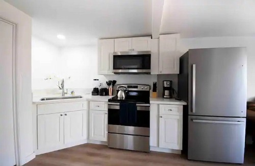 Rialto Casa | Cozy 2 bedroom home in Rialto