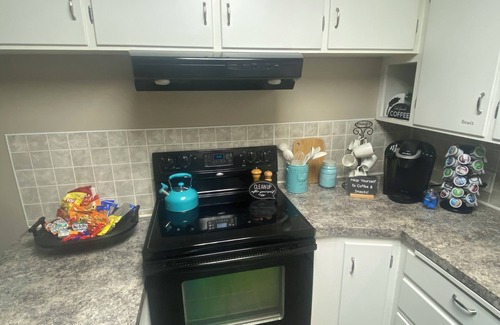McPherson Casa | Cozy 2-bedroom home near McPherson College and park with HUGE yard- pet friendly