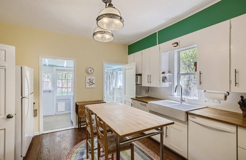 Longmont Casa | Cozy 2-bedroom home near main street - Pet Friendly