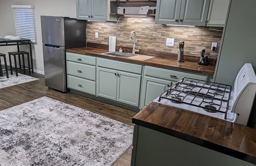 Beach Park Casa | Cozy 2 bedroom home with a study.