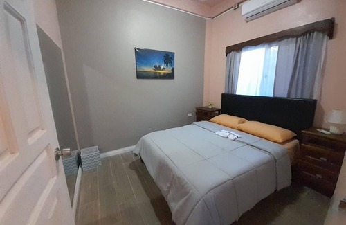 Tela Hotel | Cozy 2-bedroom hotel with AC and WiFi in delightful Tela