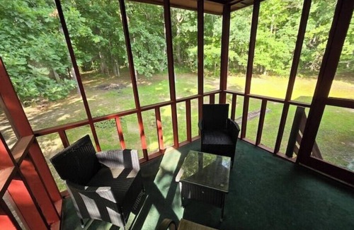 Riverdale Casa | Cozy 2-bedroom house with AC and WiFi in College Park