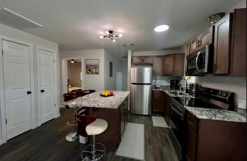 Behrman Casa | Cozy 2-bedroom house in beautiful New Orleans with AC, WiFi