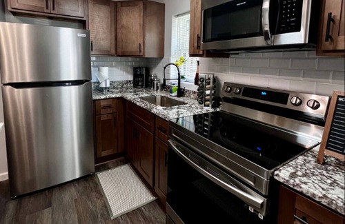 Behrman Casa | Cozy 2-bedroom house in beautiful New Orleans with AC, WiFi
