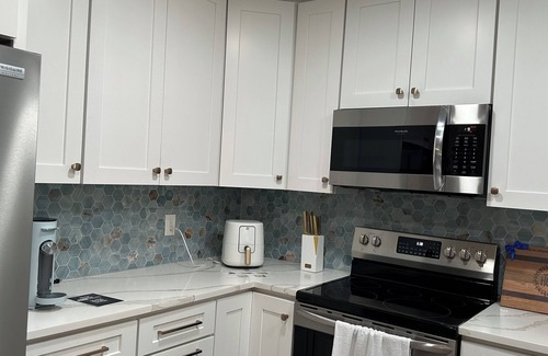 Lake Magdalene Casa | Cozy 2-bedroom house in pleasant Tampa with WiFi, AC
