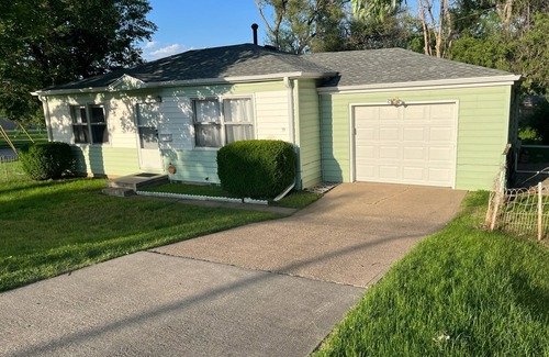 South Central Omaha Casa | Cozy 2-bedroom house in the heart of Omaha!