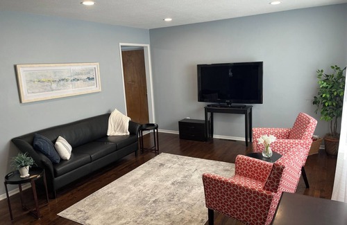 South Central Omaha Casa | Cozy 2-bedroom house in the heart of Omaha!