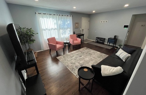 South Central Omaha Casa | Cozy 2-bedroom house in the heart of Omaha!