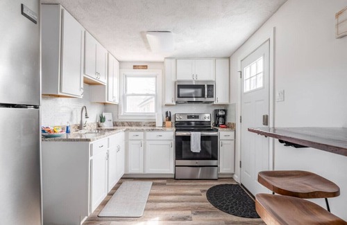 Little City Casa | Cozy 2 Bedroom House!