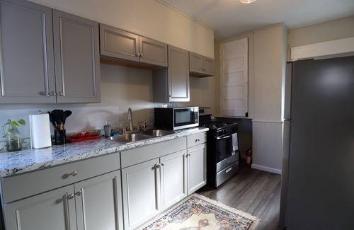 Pittsburgh Casa | Cozy 2-bedroom house with AC, WiFi, Free Parking in Pittsburgh