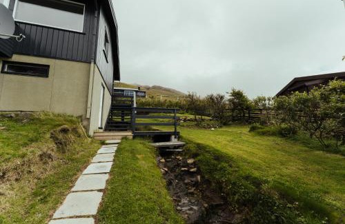Leynar Casa | Cozy 2-bedroom house with a fantastic view