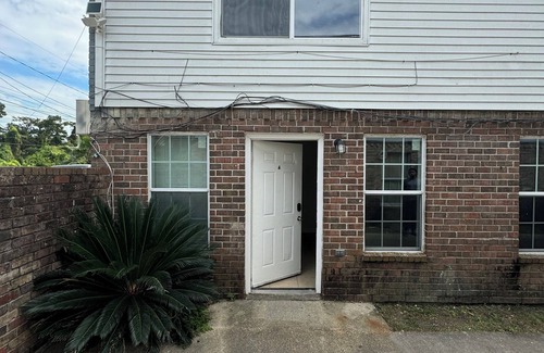 Harvey Casa | Cozy 2-bedroom in Harvey with fast wifi. Apt A