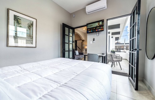 Miramar Hotel | Cozy 2 Bedroom In Miramar With Balcony & Living room - Casa Ciana