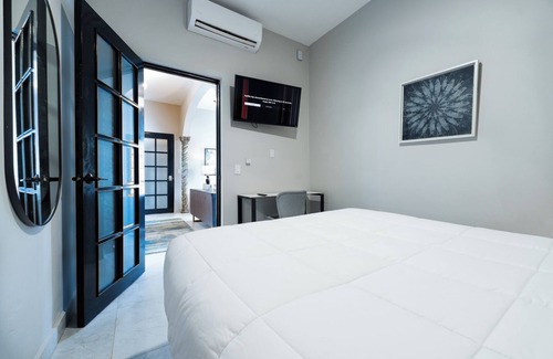 Miramar Hotel | Cozy 2 Bedroom In Miramar With Balcony & Living room - Casa Ciana