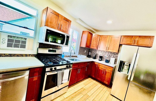 Jamaica Hills Apartamento | Cozy 2-bedroom in peaceful Queens with AC