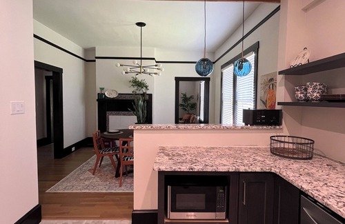 Great Falls Casa | Cozy 2-bedroom Mid Century Modern house in Great Falls
