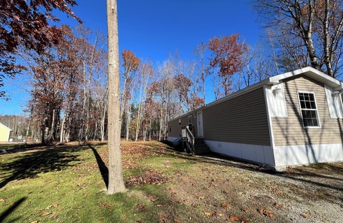 Turner Casa | Cozy 2-bedroom mobile home in peaceful Turner with WiFi