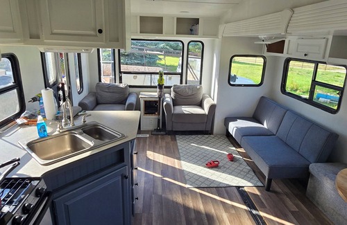 Kila Casa | Cozy 2-bedroom mobile home in lovely Kila with AC