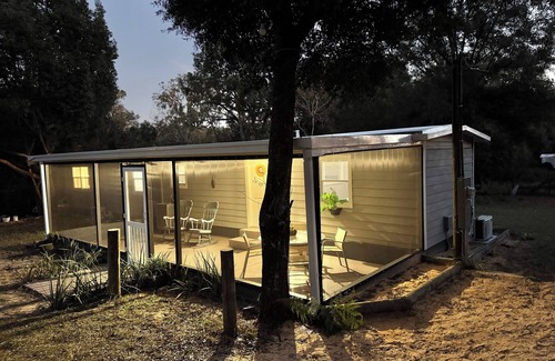 Stanton Casa | Cozy 2-bedroom mobile home with WiFi, AC in rural Weirsdale