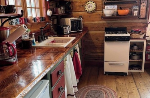 Nemo Cabina | Cozy 2 bedroom rustic cabin, once long ago, a BARN, today called BARNHOUSE…!