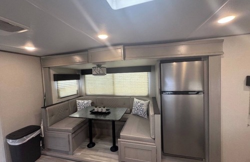 Galliano Casa | Cozy 2-bedroom RV in brilliant Galliano with AC