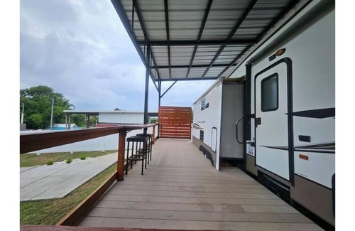 Florida Casa | Cozy 2-bedroom RV in peaceful Vieques with WiFi, AC