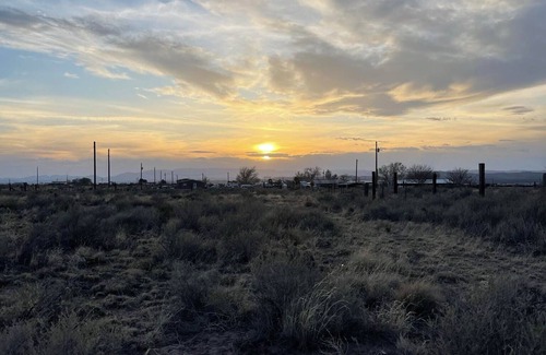 Carrizozo Casa | Cozy 2-bedroom RV in enchanting Carrizozo with AC on 5.5 acres!