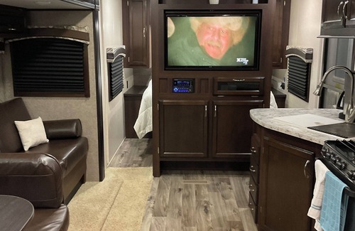Broken Bow Casa | Cozy 2-bedroom RV with WiFi, AC, in charming Broken Bow