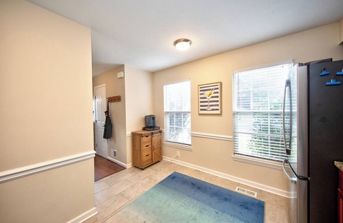 Bel Air South Casa | Cozy 2-bedroom townhome in superb Bel Air close to dining, shops and local charm
