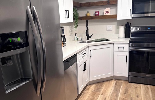 Camelback East Casa | Cozy 2-bedroom townhome in Prime Location Phoenix Area with NEW AC