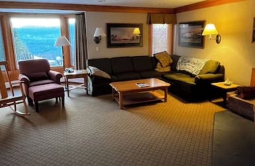 Moscow Condominio | Cozy 2-bedroom Trapp Family Lodge ski Guest House in Stowe VT
