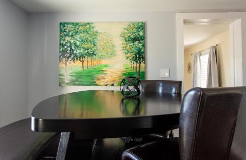 Jacksonville Beach Casa | Cozy 2 Bedroom Home Minutes from Beach & Bars