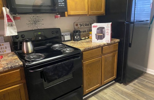 Sandy Springs Apartamento | Cozy 2-bedroom with AC and WiFi in welcoming Sandy Springs
