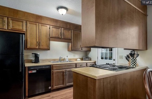 Forest Lake Condominio | Cozy 2-bedrooms Condo near Stadium in Tuscaloosa