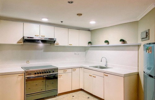 Kuningan Apartamento | Cozy 2 Bedrooms Sudirman Tower Apartment by Travelio