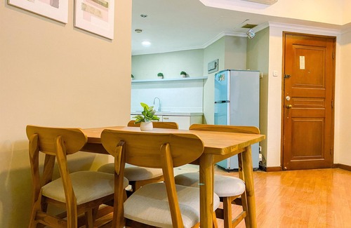 Kuningan Apartamento | Cozy 2 Bedrooms Sudirman Tower Apartment by Travelio