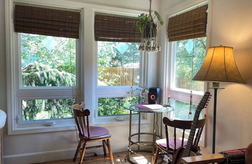 Hailey Casa | Cozy 2 br/2ba bungalow with beautiful garden close to Sun Valley!