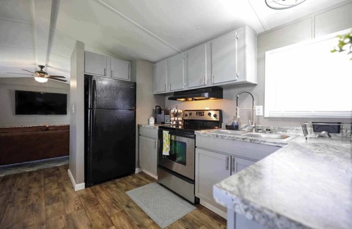 Geneva Casa | Cozy 2-BR 2BA mobile home with AC and WiFi in Friendly Place Geneva