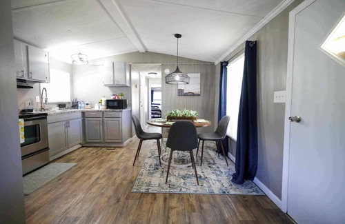 Geneva Casa | Cozy 2-BR 2BA mobile home with AC and WiFi in Friendly Place Geneva