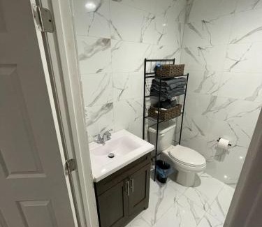 Adams Hill Apartamento | Cozy 2 BR Apartment Glendale