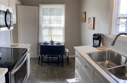 Jennings Lodge Casa | Cozy 2 br. Close to River