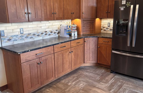 Watertown Casa | Cozy 2 br Home - Fireplace, Man Cave, Office, & Heated Garage Spaces
