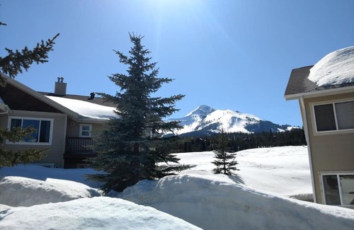 Big Sky Apartamento | Cozy 2 BR Mountain View - walk to resort